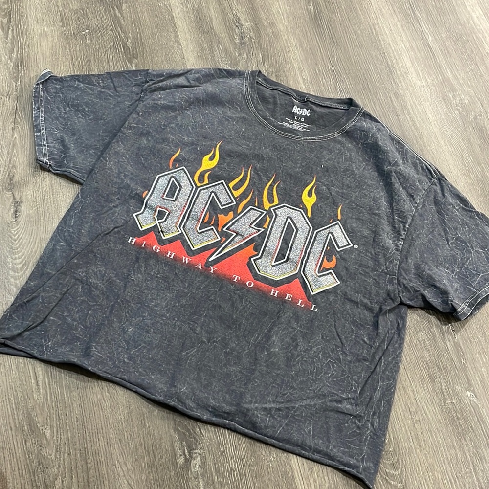NWOT ACDC Highway to Hell Band Crop T Shirt M/L